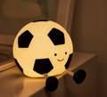 Ładowana Lampa Nocna w Kształcie Piłki Nożnej – GlowKick