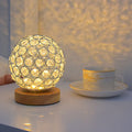 Nowoczesna minimalistyczna okrągła lampa biurkowa LED z możliwością ładowania przez USB