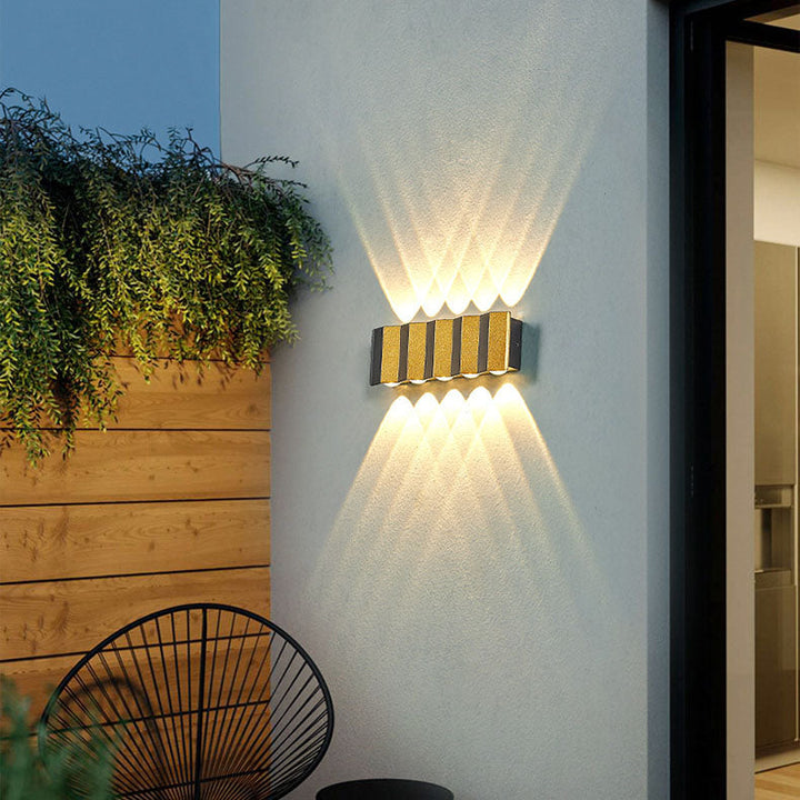 Nowoczesna Luksusowa Złota Aluminiowa Zewnętrzna Wodoodporna Lampa LED na Ścianę na Taras