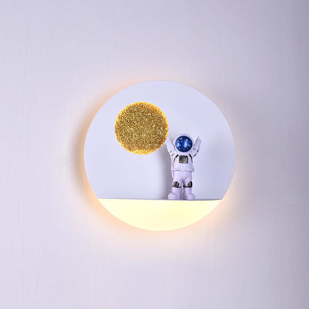 Współczesna Kreatywna Okrągła Lampa Ścienna LED Astronauta z Żelaza i Żywicy do Sypialni