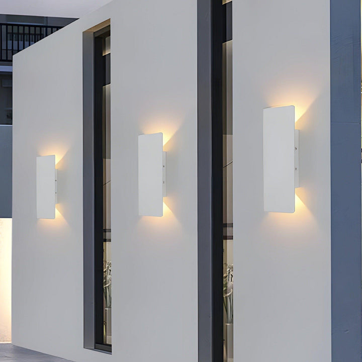 Lampa ścienna LED odporna na warunki atmosferyczne w nowoczesnym stylu, wykonana z aluminium do użytku na zewnątrz