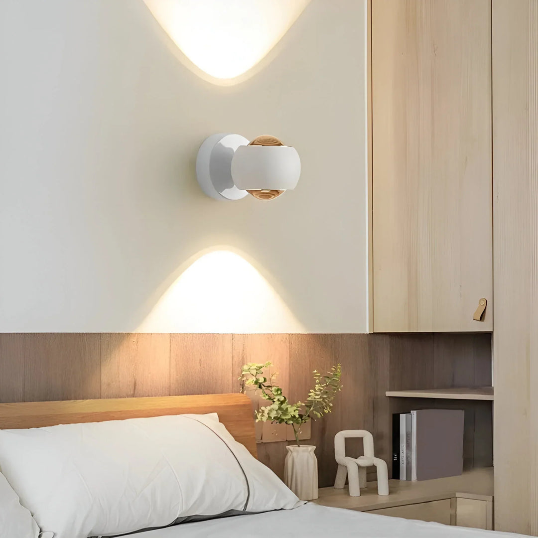 LumiTurn – Regulowana lampa LED naścienna 180°