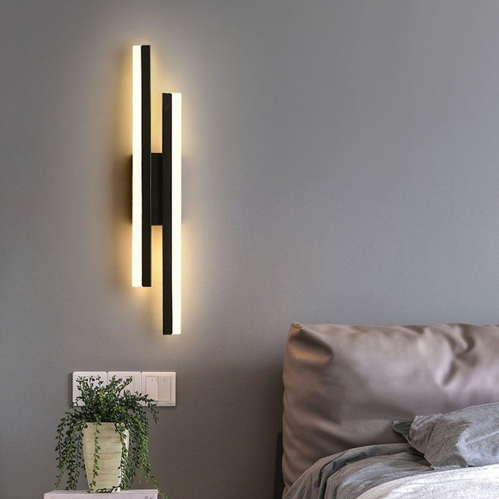 Nowoczesna Lampa Ścienna LED Alana - Eleganckie Oświetlenie Ścienne w Kolorze Czarnym/Złotym do Salonu i Sypialni