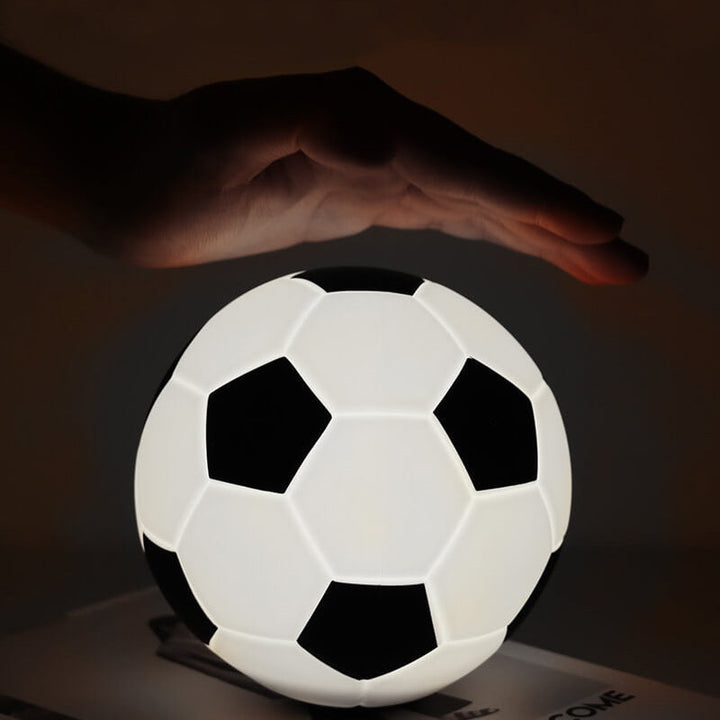 Kreatywna Lampa Nocna LED w Kształcie Piłki Nożnej z Silikonu, Ładowana przez USB