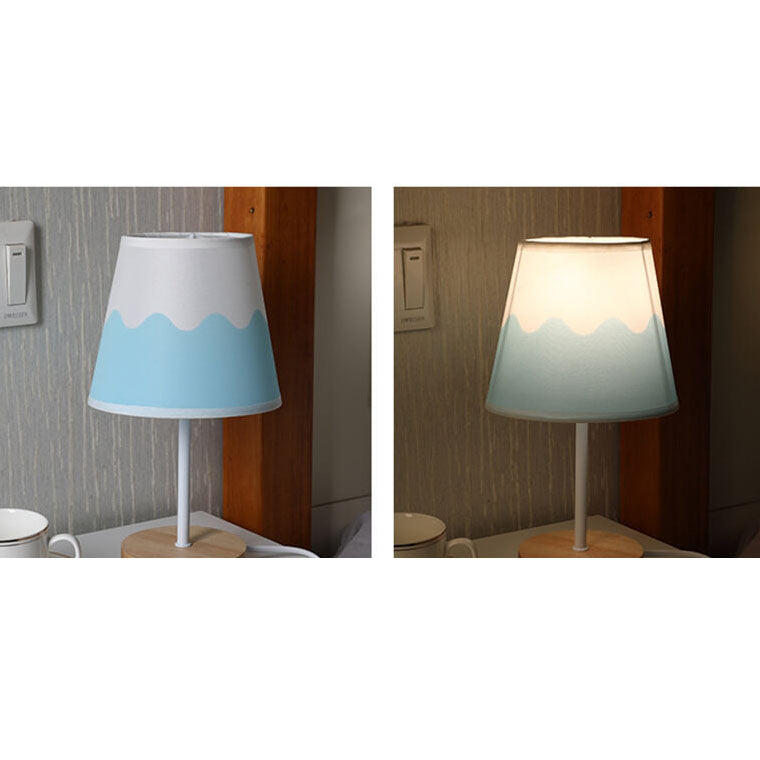 Nordycka Vintage Lampa Stołowa z Tkaniny i Litego Drewna LED