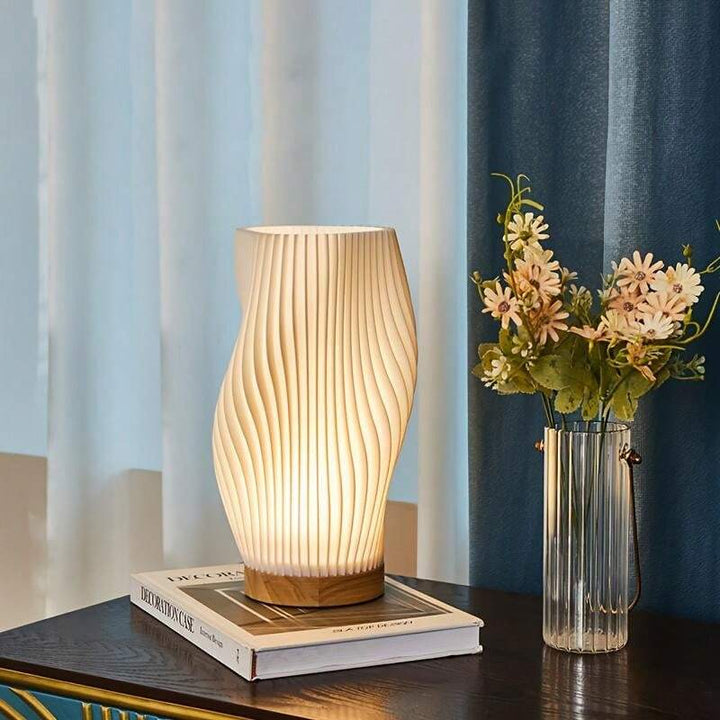 Lampa Stołowa z Eleganckim Wzorem Fali z Zasilaniem USB | WaveGlow