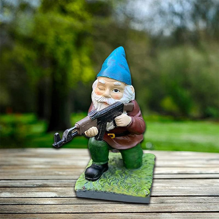 Militarny Gnom Ogrodowy w Mundurze Kamuflażowym