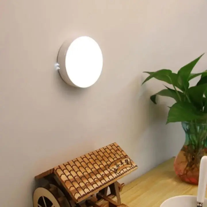 Ładowalna LED Nocna Lampa z Czujnikiem Ruchu