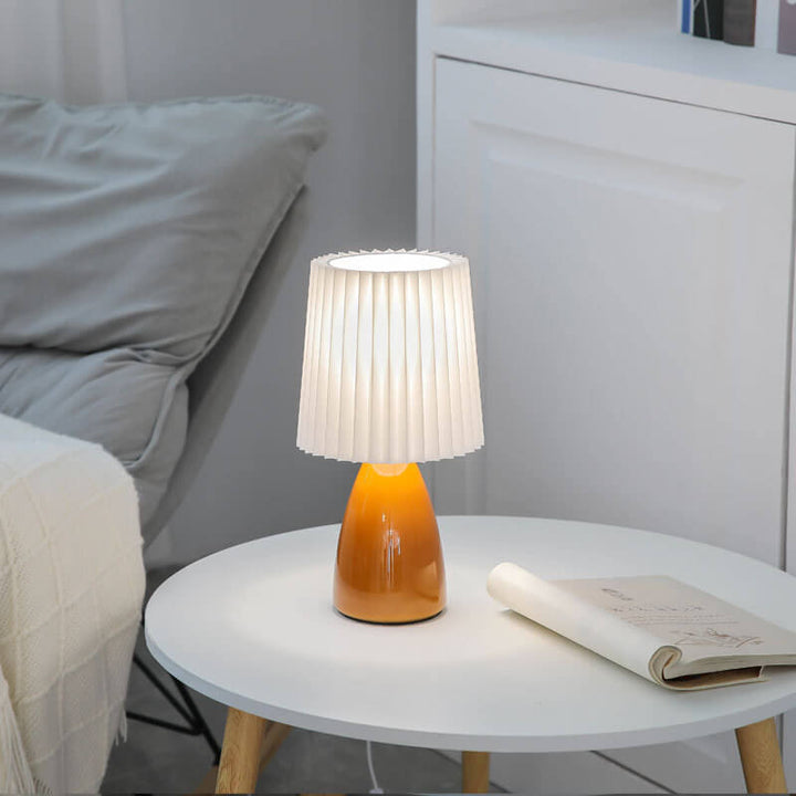 Skandynawska Retro Lampa Stołowa z Faldowanym Kloszem i Szklaną Bazą