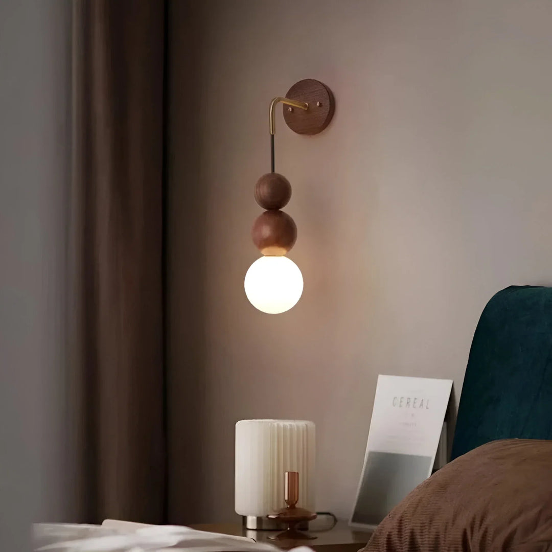GlowHaven – Ścienne Oświetlenie z Orzecha i Mosiądzu