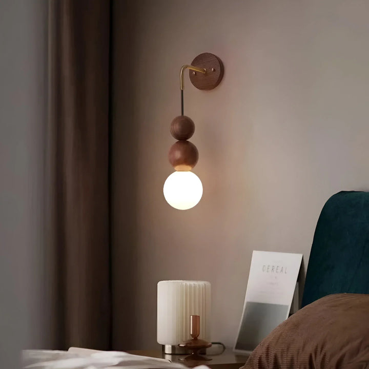GlowHaven – Ścienne Oświetlenie z Orzecha i Mosiądzu