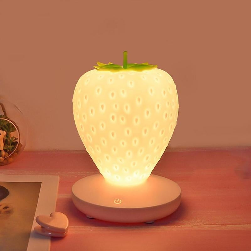 Lampa nocna w kształcie truskawki