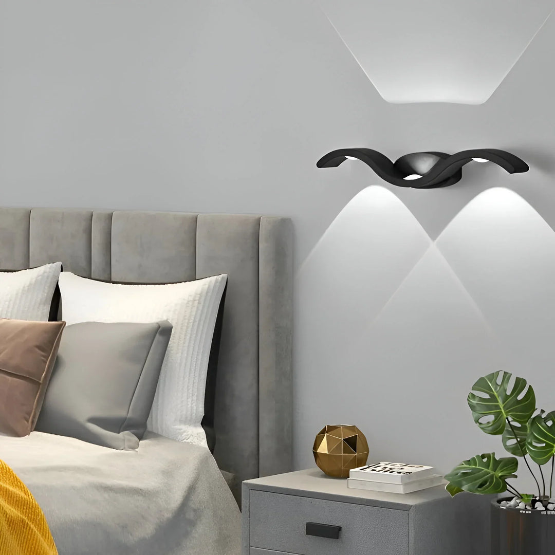 BrightGlow – Wodoodporna Lampa Ścienna w Stylu Nordic