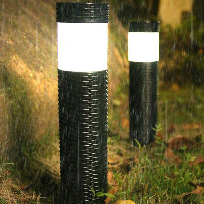 Zewnętrzna Słoneczna Rattanowa Cylindryczna Lampa LED do Ogrodu i Terenów Zielonych