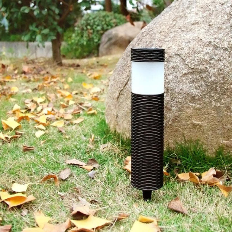 Zewnętrzna Słoneczna Rattanowa Cylindryczna Lampa LED do Ogrodu i Terenów Zielonych
