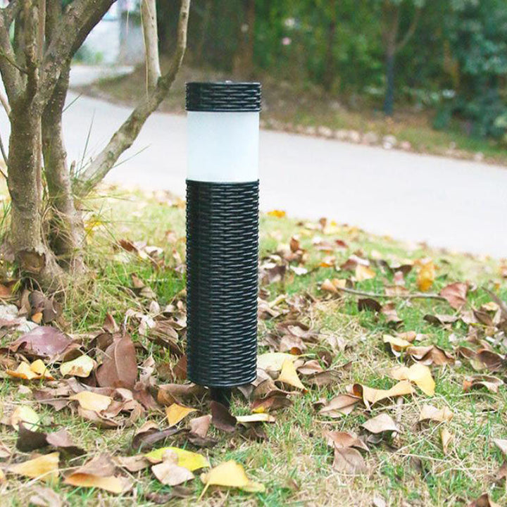 Zewnętrzna Słoneczna Rattanowa Cylindryczna Lampa LED do Ogrodu i Terenów Zielonych