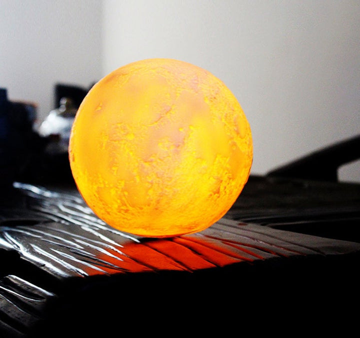Kreatywna Mini Lampa Stołowa LED w Kształcie Księżyca 3D z Funkcją Ładowania