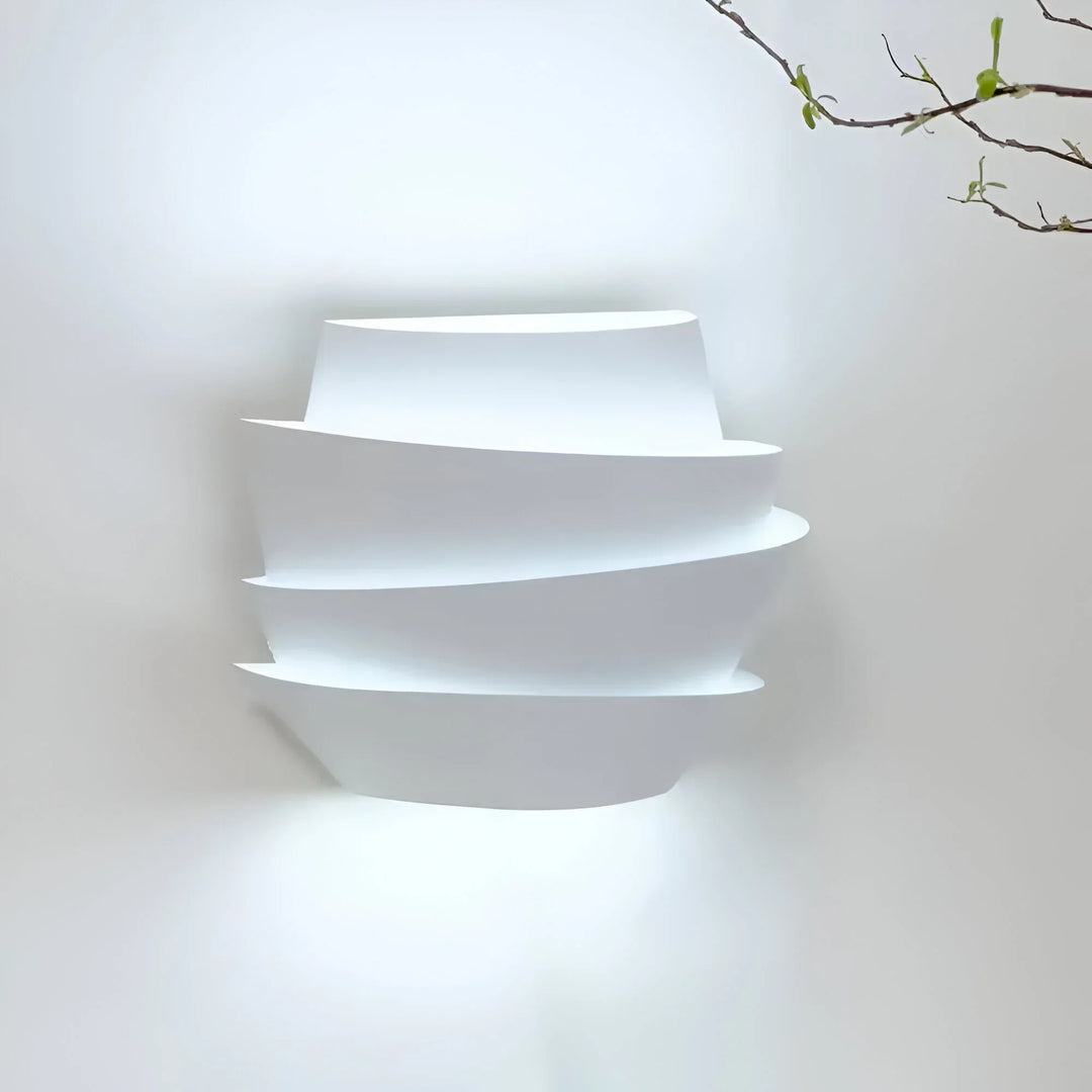 SolaraGlow – Lampa Ścienna inspirowana Francją