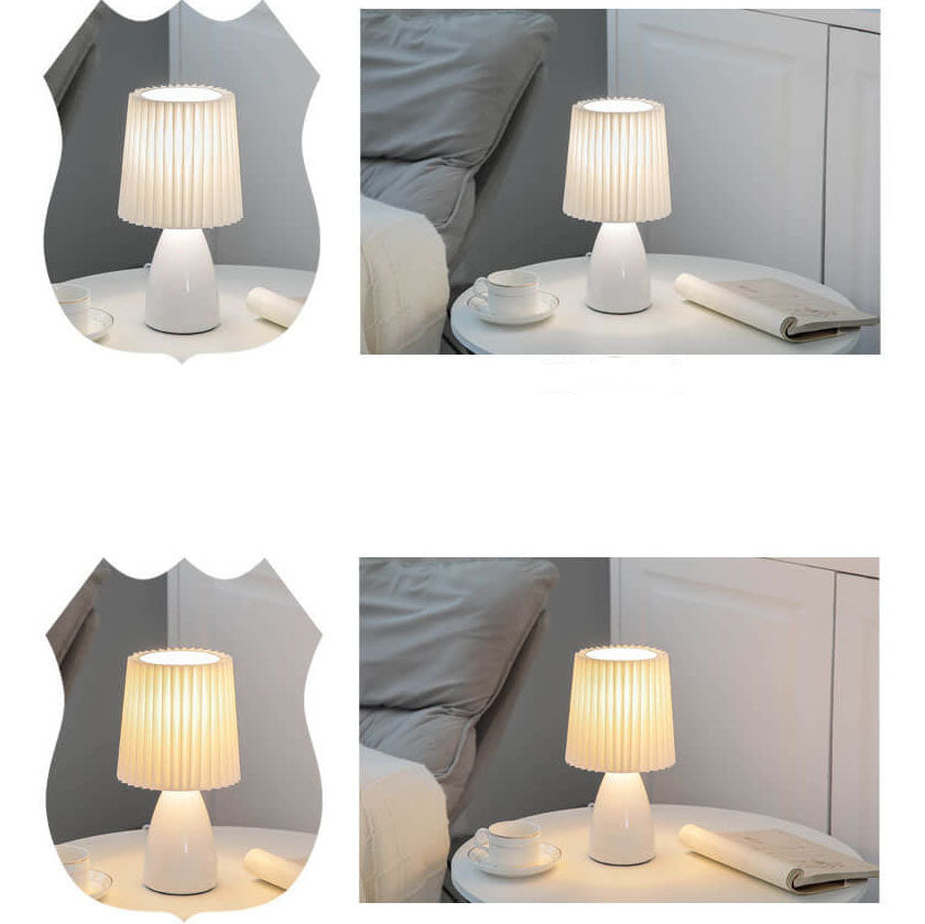 Skandynawska Retro Lampa Stołowa z Faldowanym Kloszem i Szklaną Bazą