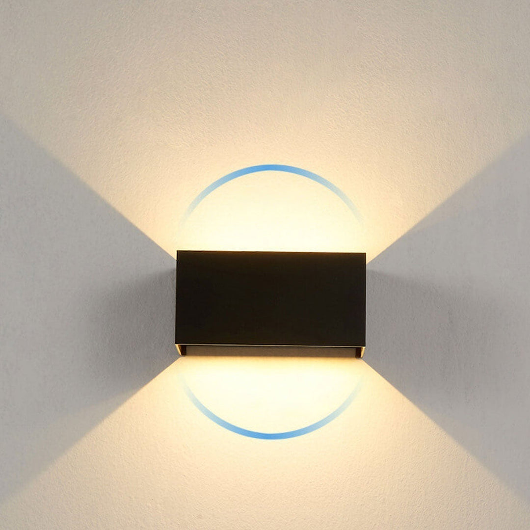 Nowoczesna wodoodporna prostokątna lampa LED na ścianę do użytku zewnętrznego z oświetleniem górnym i dolnym
