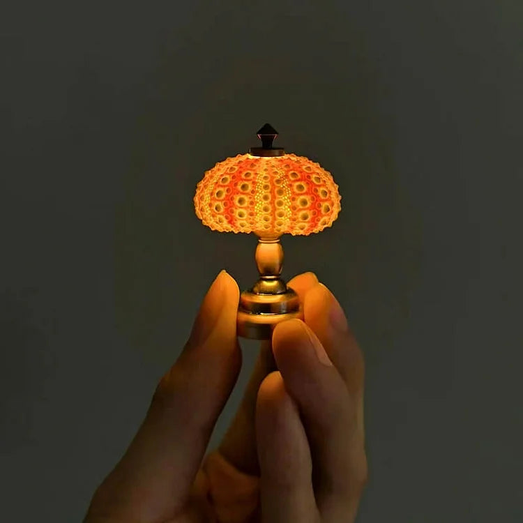 LumiCraft – Unikalna lampa stołowa DIY z naturalną muszlą jeżowca dla przytulnego wystroju