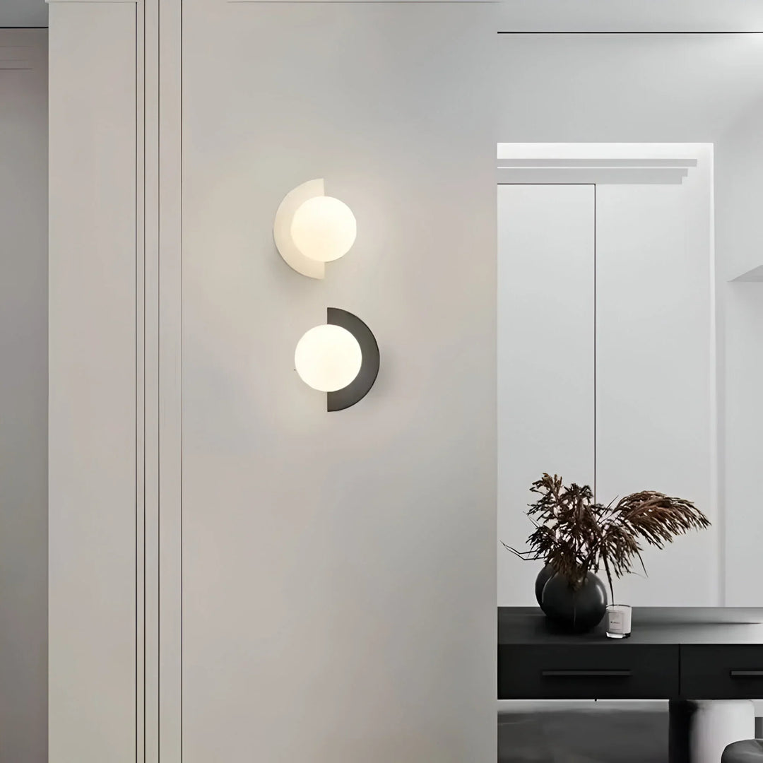 LumiGlow – Nowoczesna Lampa Ścienna w Kształcie Półokręgu