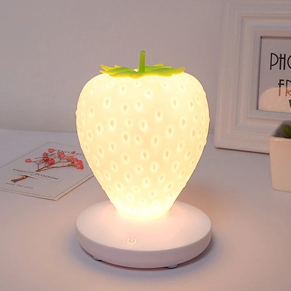 Lampa nocna w kształcie truskawki