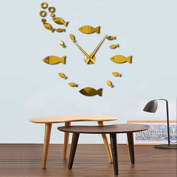 EchoClock - Elegancki Zegar Ścienny w Lustrzanym Wykończeniu