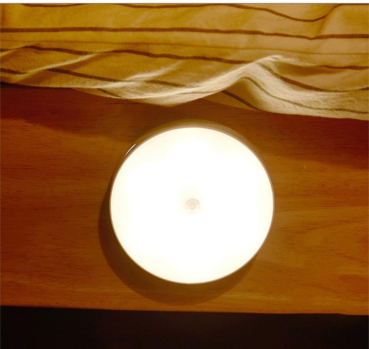 Ładowalna LED Lampa Nocna z Czujnikiem Ruchu USB