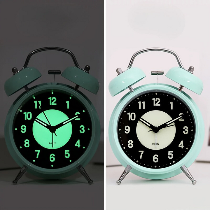 LuminousTime - Elegancki Metalowy Zegar Alarmowy z Delikatnym Oświetleniem na Spokojne Poranki i Noce
