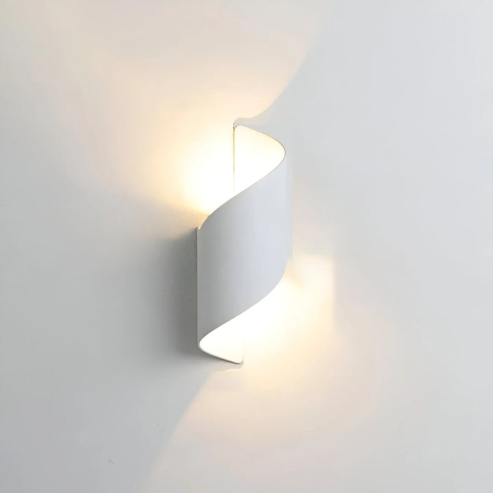 LumiTwist – Nowoczesna Skręcona Lampa Ścienna LED
