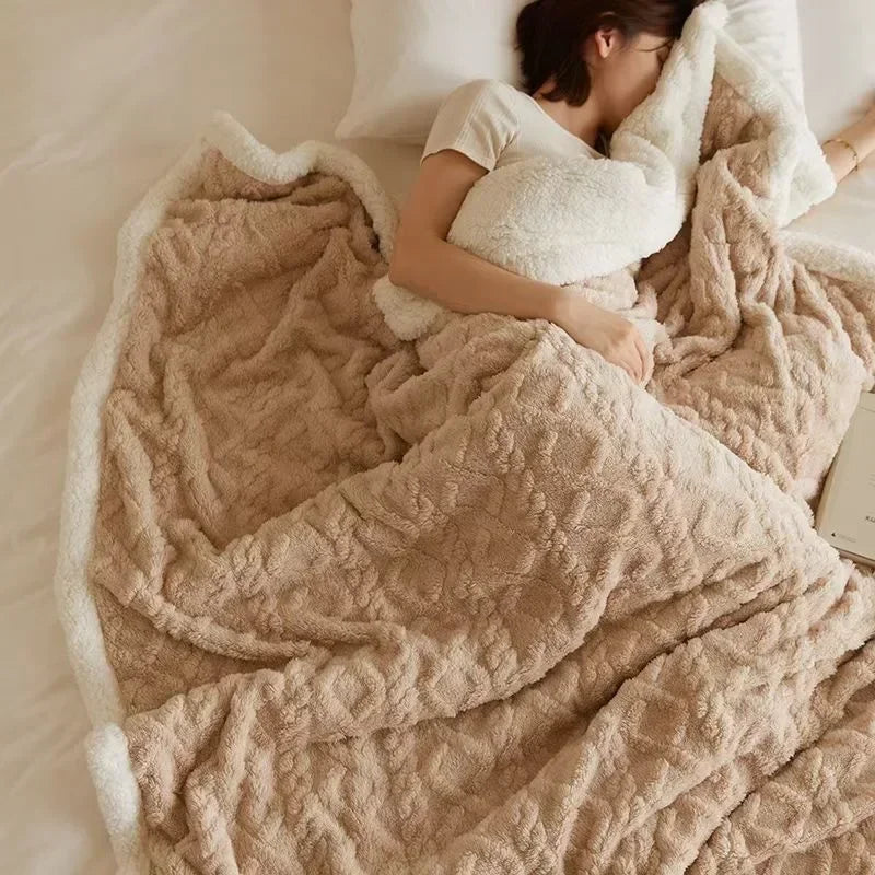 Gruba Zimowa Kołdra z Wełny Jagnięcej - WarmWool