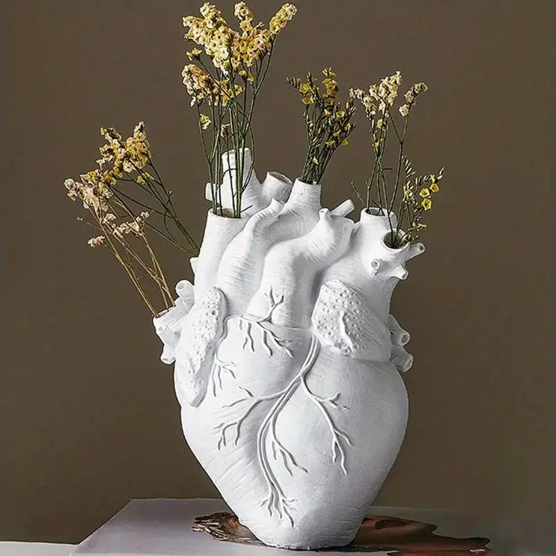 Dorsø - Ceramiczny Wazon w Kształcie Serca
