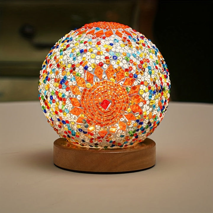 Lampa stołowa z mozaikowym szklanym kloszem i drewnianą podstawą - inspirowana stylem tureckim i marokańskim