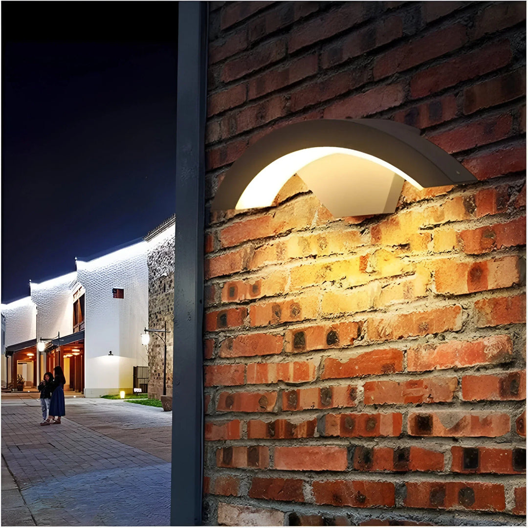 LumiGuard – Zewnętrzna Lampa Ścienna z Czujnikiem Ruchu