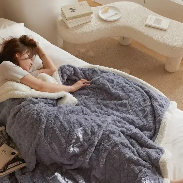 Gruba Zimowa Kołdra z Wełny Jagnięcej - WarmWool