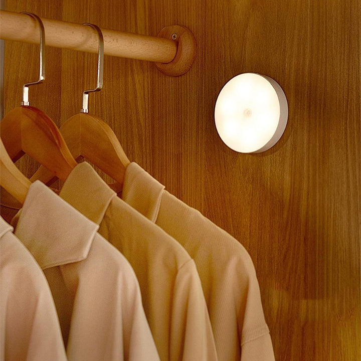 Ładowalna LED Lampa Nocna z Czujnikiem Ruchu USB
