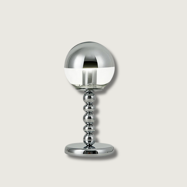 MirrorGlow – Minimalistyczna Lampa Stołowa w Chromie