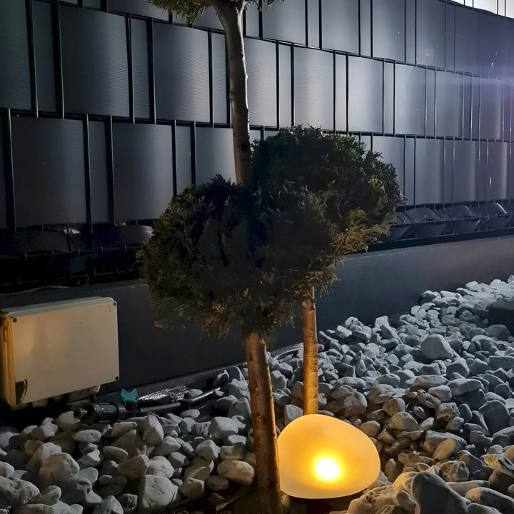 GlowGems – Ozdobne Lampy Ogrodowe Ładowane Słońcem