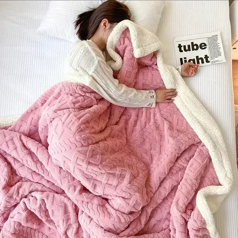Gruba Zimowa Kołdra z Wełny Jagnięcej - WarmWool