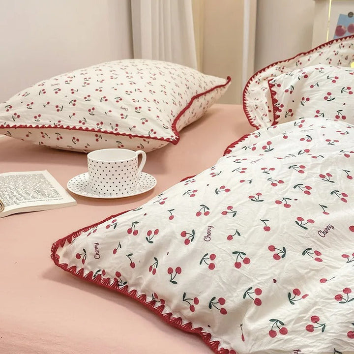 Zestaw pościeli Blossom &amp; Berry Dream 4szt. Pokrowiec na kołdrę w kwiaty