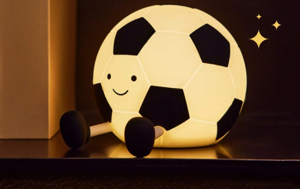 Ładowana Lampa Nocna w Kształcie Piłki Nożnej – GlowKick