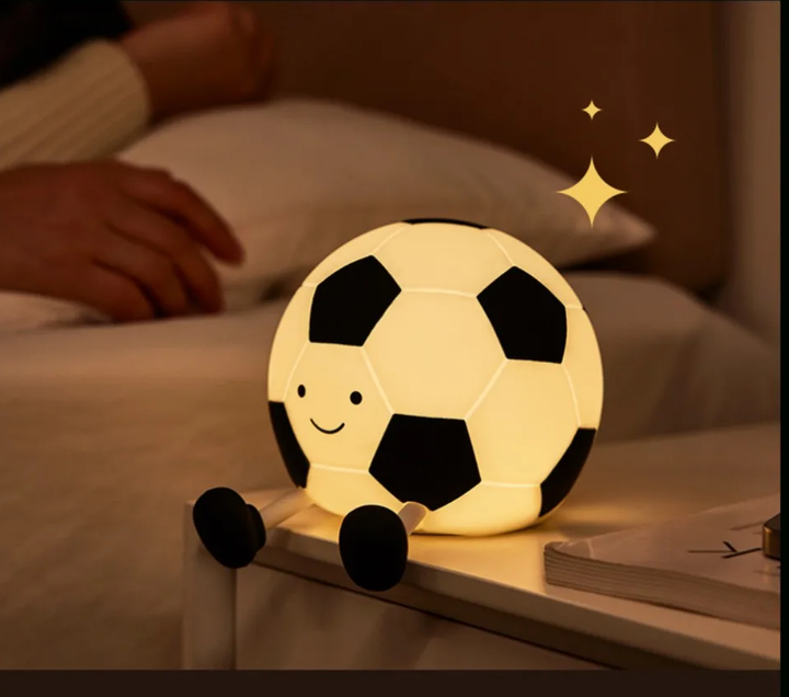 Ładowana Lampa Nocna w Kształcie Piłki Nożnej – GlowKick