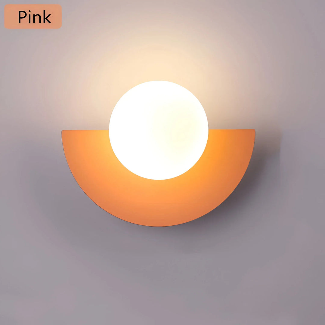 LumiGlow – Nowoczesna Lampa Ścienna w Kształcie Półokręgu