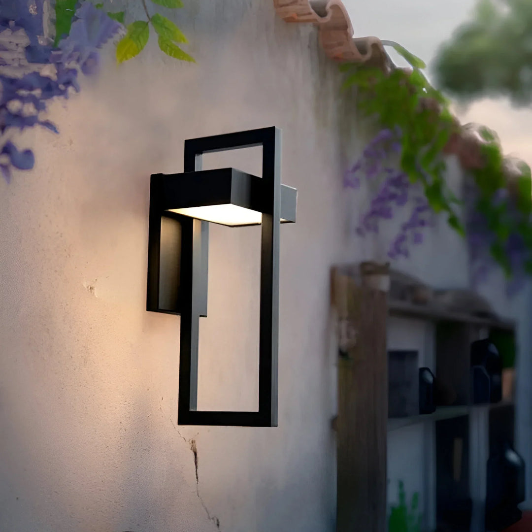 GlowCraft – Wodoodporna Lampa Ścienna na Zewnątrz