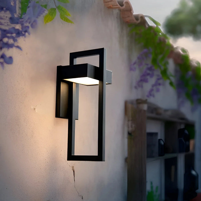 GlowCraft – Wodoodporna Lampa Ścienna na Zewnątrz