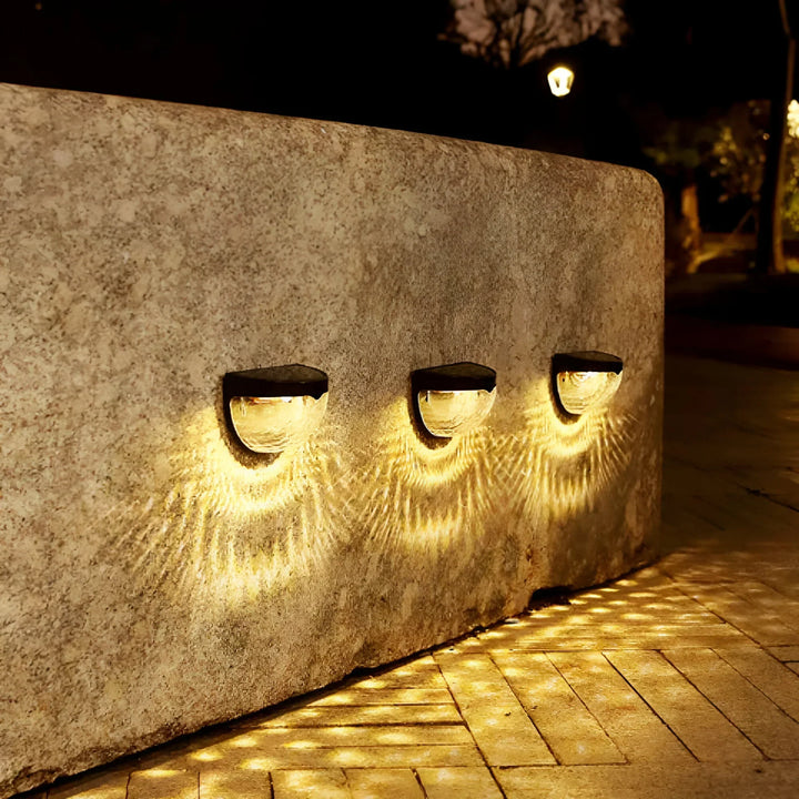 LumiWall – Słoneczna Lampa Ogrodowa na Ścianę