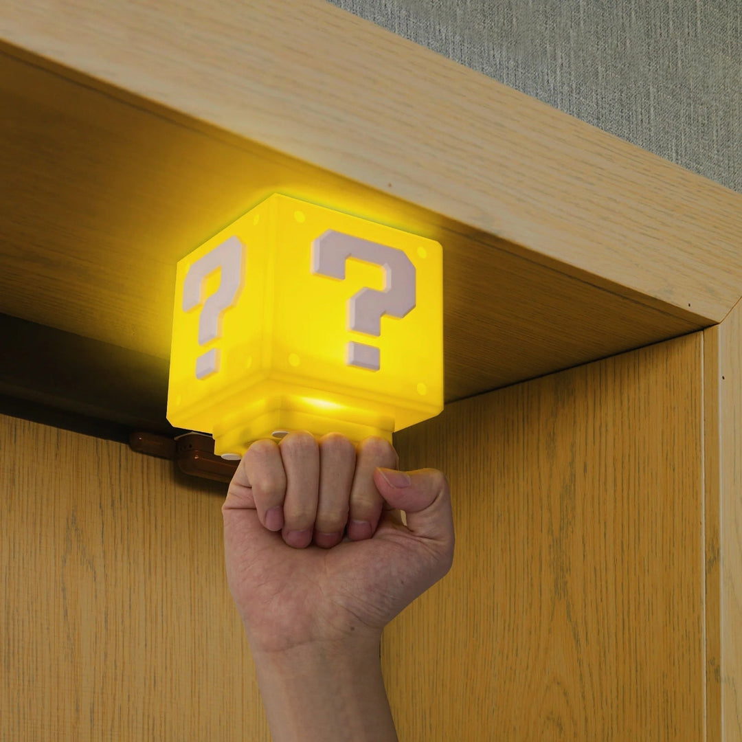 Lampa Nocna Power-Up Block - Dekoracja inspirowana grą Super Mario