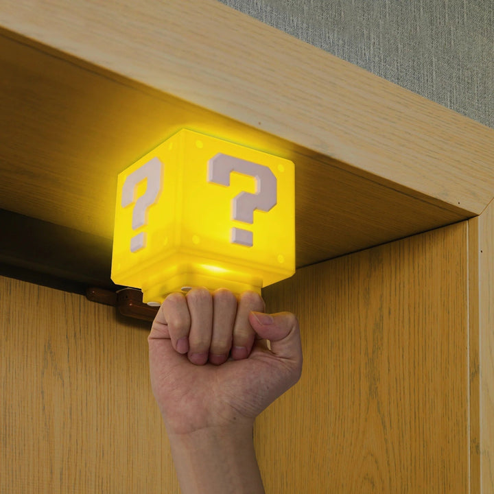 Lampa Nocna Power-Up Block - Dekoracja inspirowana grą Super Mario