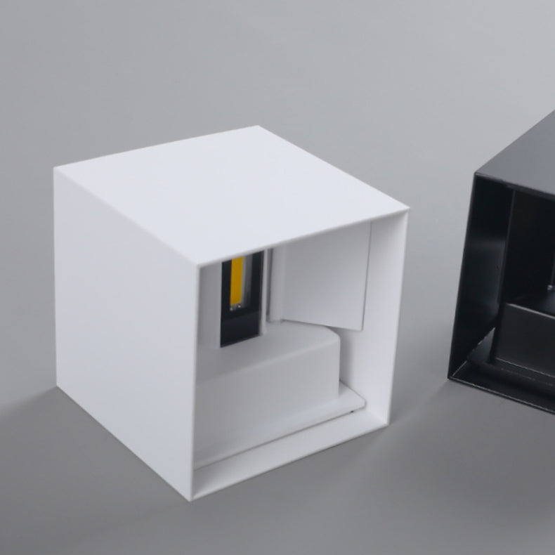 Nowoczesna Minimalistyczna Wodoodporna Lampa Ścienna LED w Kształcie Sześcianu z Aluminium i Szkła do Sypialni